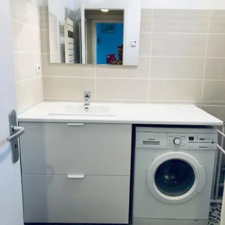Appartement Duplex 130m2 Dans Un Mas Entouré De Vergers - Piscine *