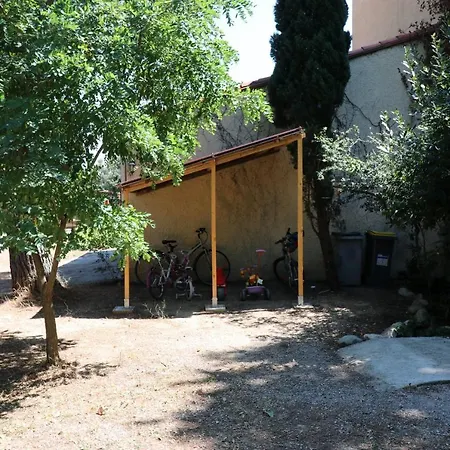 Duplex 130m2 Dans Un Mas Entouré De Vergers - Piscine *
