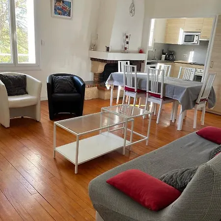 Duplex 130m2 Dans Un Mas Entouré De Vergers - Piscine *